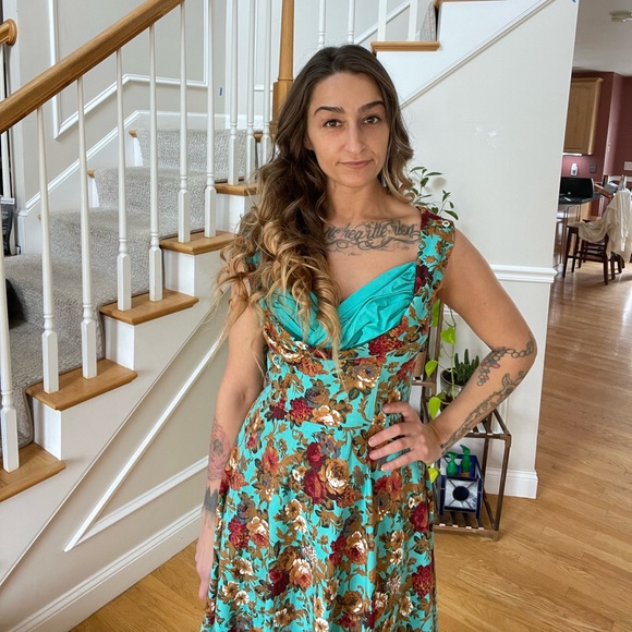 Extremely Well-Made Rockabilly Dress Floral - Picture 6 of 15